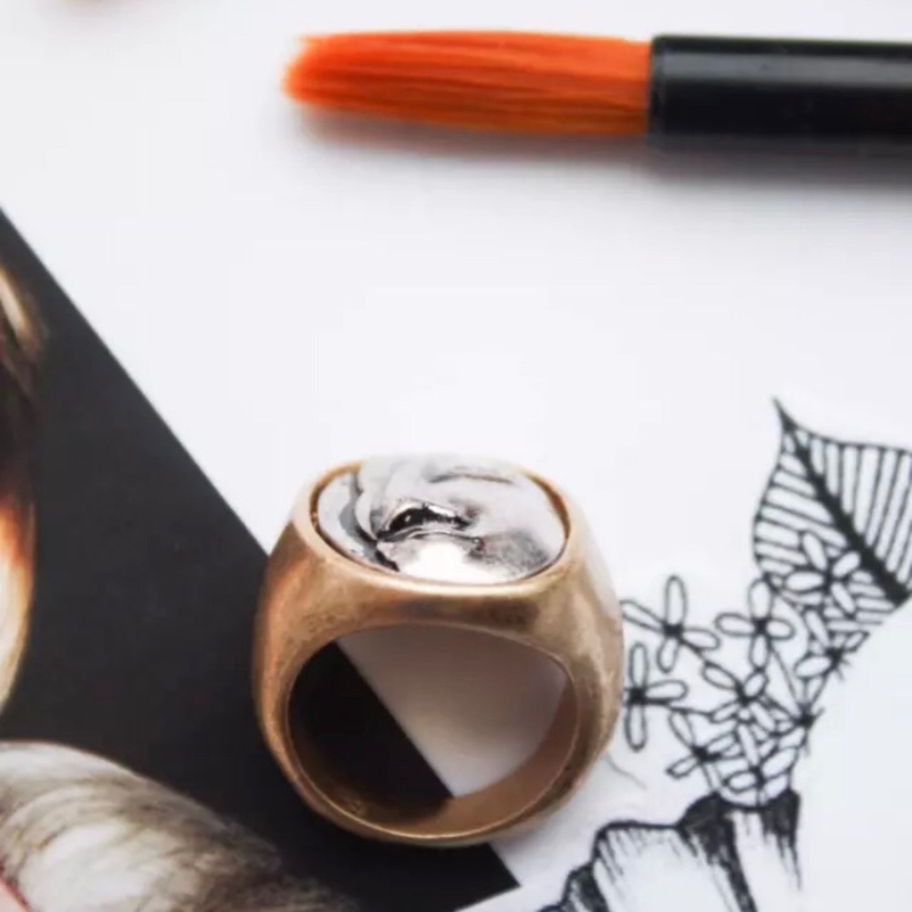 🆕 NIKA Abstract Face Ring - Picture 5 of 8